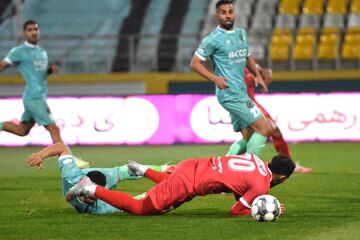 کارشناس داوری مشکوک‌ترین صحنه‌های پیکان - پرسپولیس/ پنالتی و اخراج؟