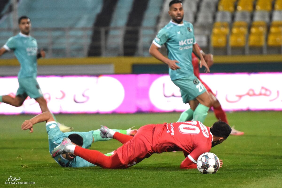 کارشناس داوری مشکوک‌ترین صحنه‌های پیکان – پرسپولیس/ پنالتی و اخراج؟