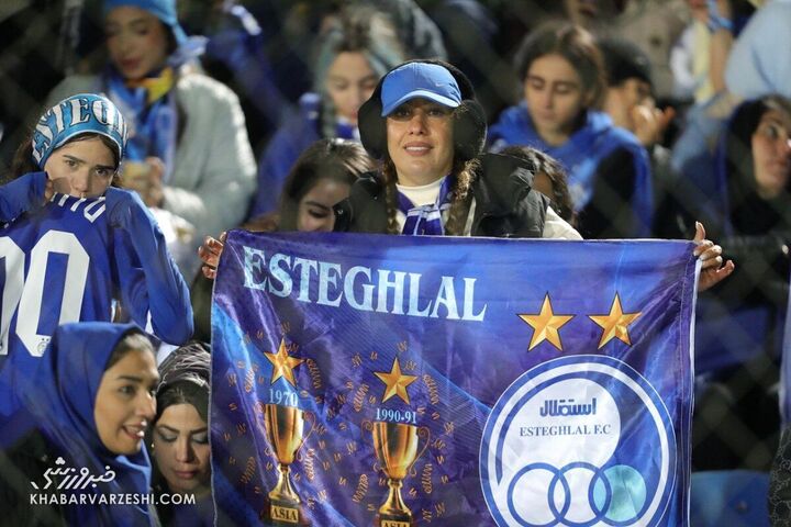 هواداران استقلال؛ استقلال - ملوان