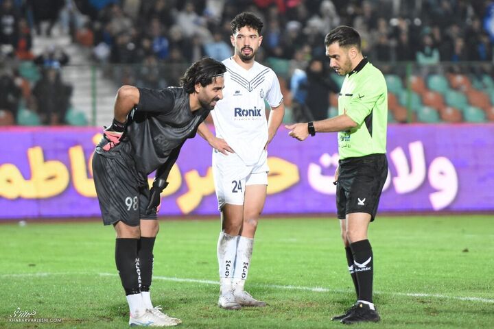 امیر عرب‌براقی (داور) و فرزاد طیبی‌پور؛ استقلال - ملوان