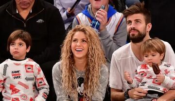 فرزندان پیکه خواننده شدند؛ حضور روی صحنه در کنار شکیرا +تصاویر و ویدیو