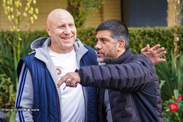 لنگ قرمز خاص در اتاق رئیس فدراسیون +عکس