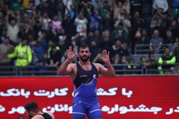 ویدیو| استقلال با درخشش قهرمان المپیک فینالیست شد