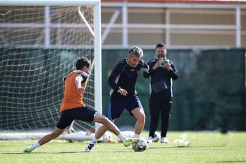 کار سخت ۸ شاکی در کویر؛ مس در شن‌های قعر گیر کرده!