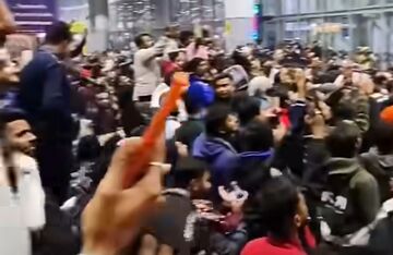 ویدیو| مسی به هند رسید؛ حضور باورنکردنی شبانه هندی‌ها در فرودگاه!