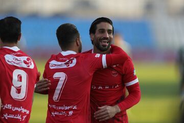 مدافع پرسپولیس فاش کرد: از سپاهان پیشنهاد دارم