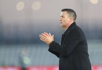 اوسمار: کاش برای سفید شدن موهایم بندی در قرارداد اضافه می‌کردم/ وقت‌کشی پرسپولیس؟ احترام می‌گذارم!