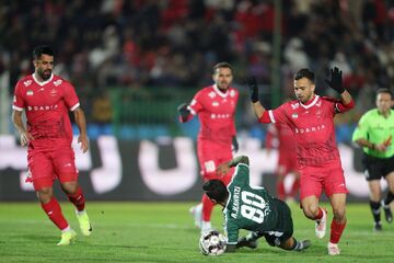 درگیری شدید فیزیکی با کاپیتان پرسپولیس/ حمله سرپرست آلومینیوم به سروش رفیعی +ویدیو