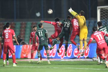 روز اول هفته چهاردهم؛ برد دو قرمز مدعی صدر را سرخ کرد