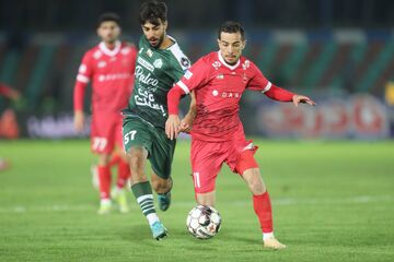 چه تیم‌هایی مشتری فرشاد احمدزاده هستند؟