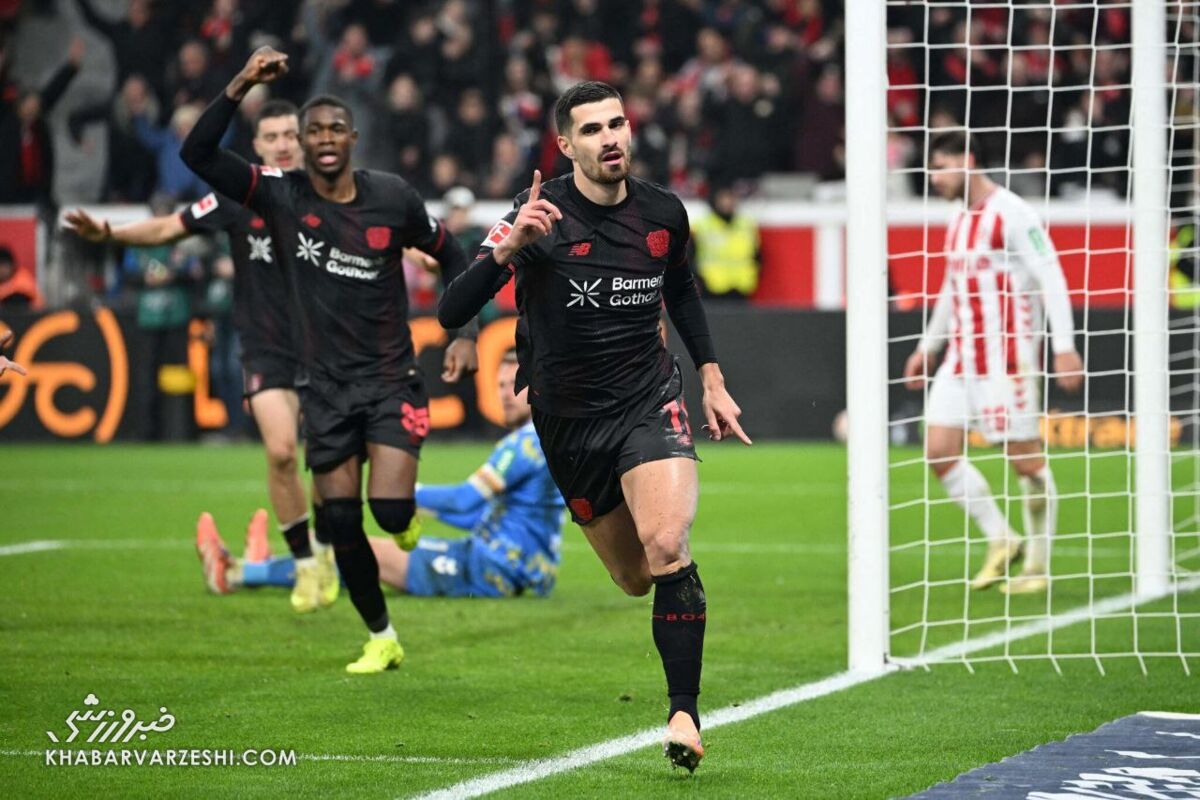 ویدیو| عقربی زیبا در حالت درازکش/ گل عجیب و غریب ستاره لورکوزن وایرال شد