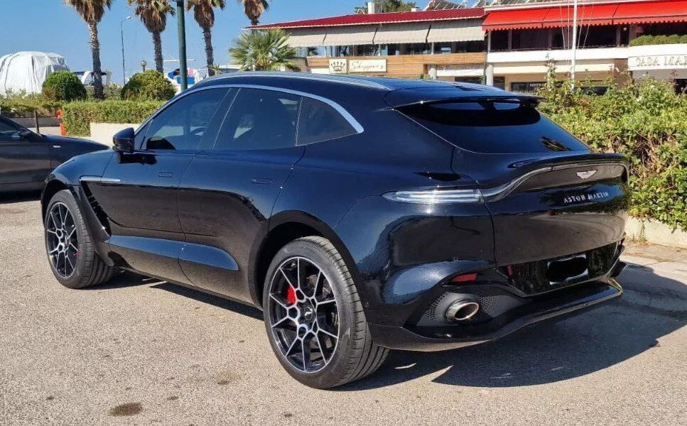 ماشین سوپرلاکچری طارمی در یونان سوژه شد+ عکس ماشین سوپرلاکچری طارمی در یونان سوژه شد+ عکس