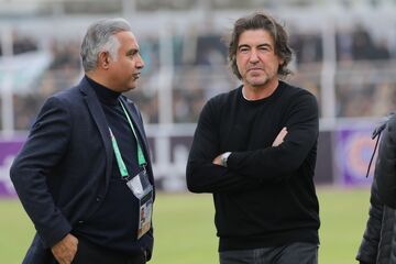 حمله علنی هواداران استقلال به ساپینتو با اسم اوسمار/ پرسپولیس هزینه کرد ما هم هزینه کردیم!