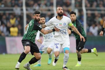 خیبر ۱ - استقلال ۱/ تیم ساپینتو حریف غول‌کش‌ لیگ نشد/ تقسیم امتیازها با پنالتی‌های مشکوک!