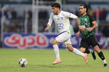 چشم و همچشمی مهاجمان جوان استقلال و خیبر/ جوانی که فقط در یک نیمه دو بار دروازه استقلال را باز کرد، جوانی که برای استقلال پنالتی گرفت و گل خرید!