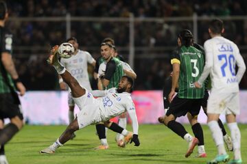 گزارش تصویری| تساوی در خرم‌آباد؛ خیبر - استقلال تحت تأثیر داوری