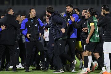 درگیری شدید ساپینتو و رحمتی پس از سوت پایان +عکس و ویدیو