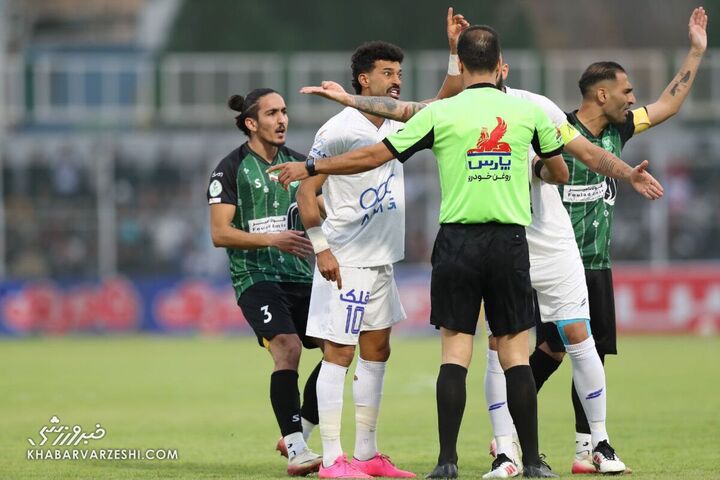 رامین رضاییان و احمد محمدی (داور)؛ خیبر - استقلال