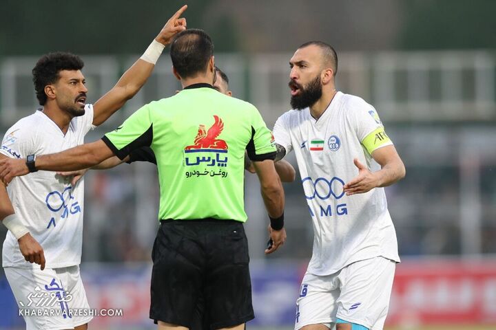 روزبه چشمی و احمد محمدی (داور)؛ خیبر - استقلال
