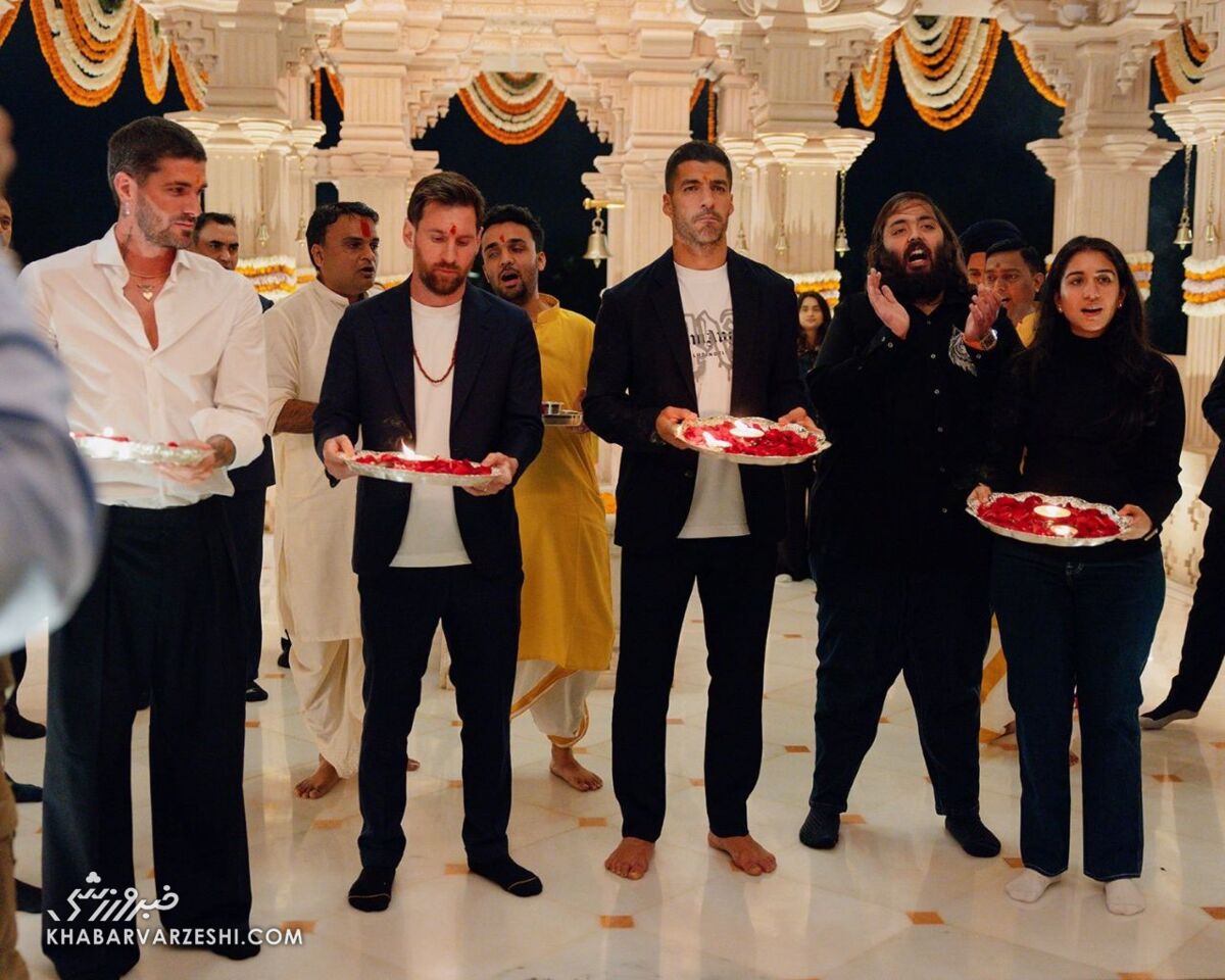 مسی خال قرمز گذاشت و به خدای هندیها سجده کرد! +عکس