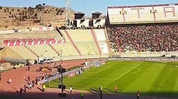 ویدیو| تماشاگران تراکتور به شدت بیرانوند را تشویق می‌کنند