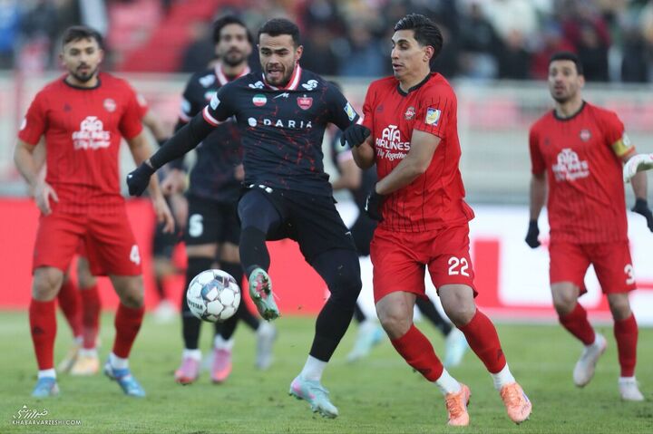 اوستون اورونوف؛ تراکتور - پرسپولیس