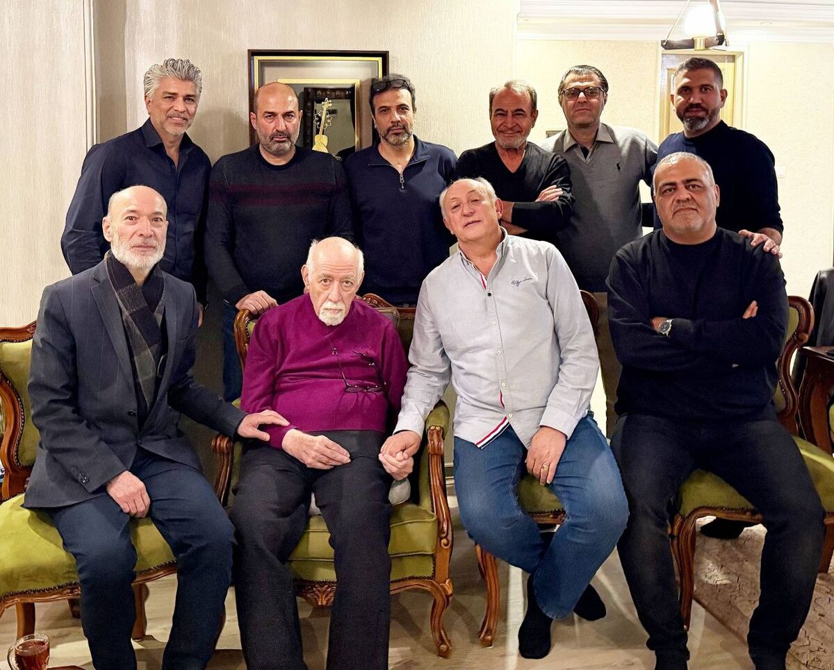 فوتبالی‌ها در خانه روزنامه نگار و مربی بزرگ +عکس