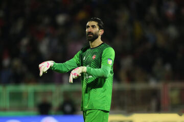 بیرانوند در گفتگو با خبرورزشی: کسی نمی‌تواند من را از تاریخ پرسپولیس حذف کند/ دعا می‌کردم بازی به پنالتی برود/ واکنش نشان دادم چون دلی آقا کریم را دوست دارم