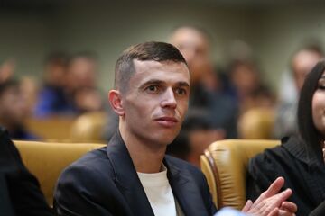 پست یاسر آسانی پس از هشتاد سالگی آبی‌ها؛ به حضور در جشن استقلال افتخار کردم +عکس