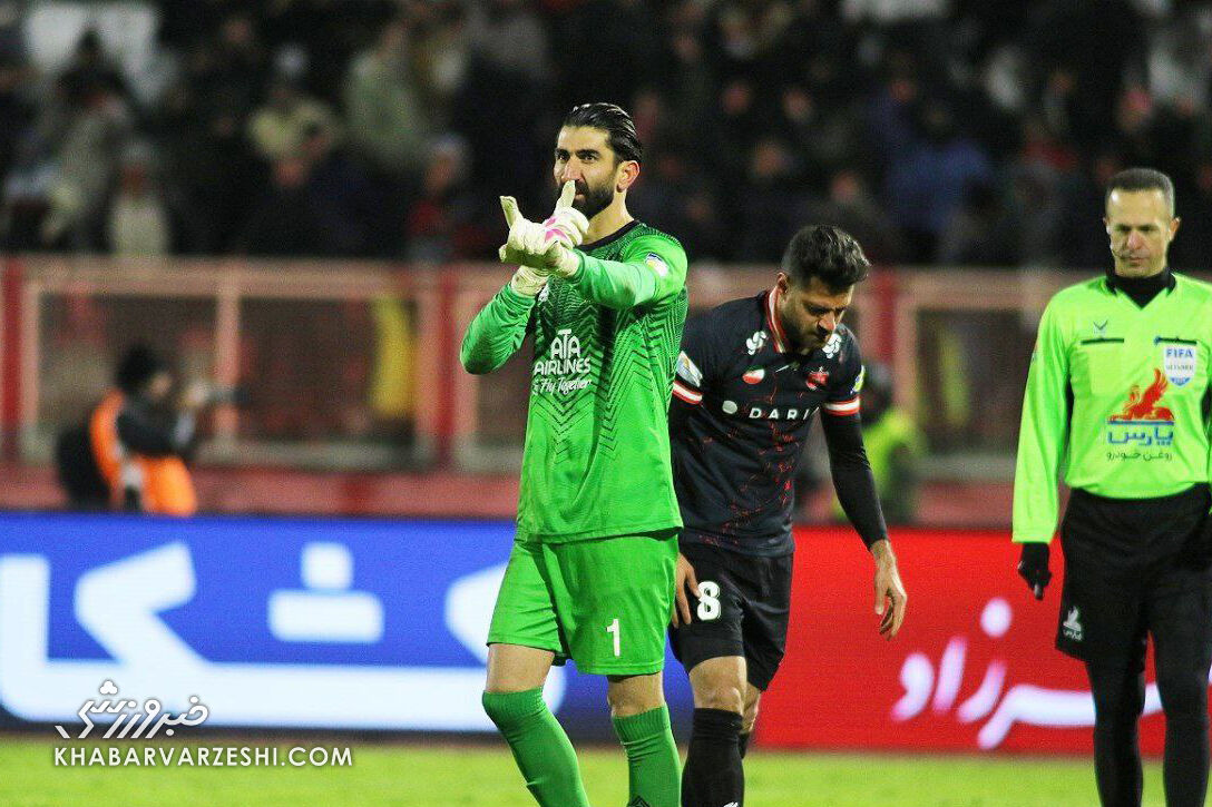 بیرانوند در گفتگو با خبرورزشی: کسی نمی‌تواند من را از تاریخ پرسپولیس حذف کند/ دعا می‌کردم بازی به پنالتی برود/ واکنش نشان دادم چون دلی آقا کریم را دوست دارم