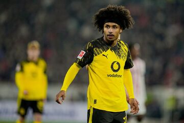 حرکت جسورانه شیاطین‌سرخ؛ جذب ستاره‌ای که برای نامزدش جدا می‌شود!