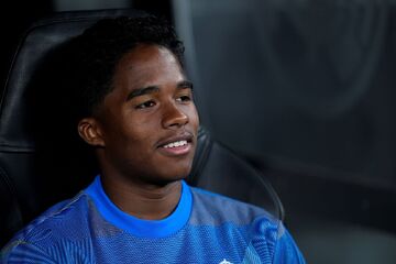 توصیه به ستاره برزیلی: از رئال مادرید دل بکن و به انگلیس برو