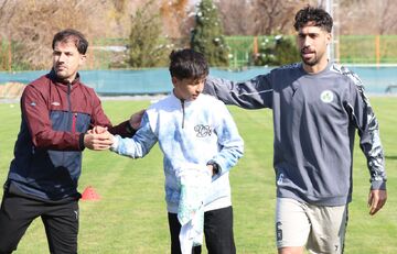 ویدیو| تکرار ماجرای توپ جمع کن و مورینیو در لیگ برتر ایران!