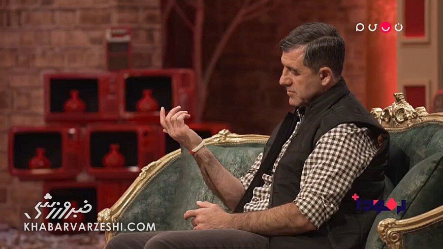 ویدیو| کریم باقری سال‌هاست که این دستبند را بر دست دارد!