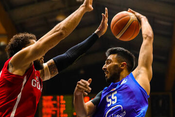 اوج هیجان و آدرنالین در لیگ برتر بسکتبال؛ شهرداری گرگان در ثانیه‌های پایانی کار استقلال را تمام کرد