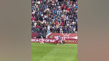 ویدیو| ادامه صحنه‌های فان در آفریقا/ دویدن بلافاصله از روی برانکارد!