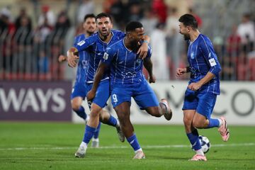 مهاجم سابق استقلال، مهاجم خارجی را تحویل گرفت؛ به سپاهان هم گل می‌زند