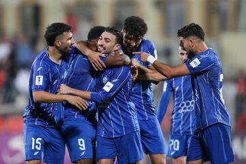 فریاد هواداران بر سر فدراسیون؛ استقلال در چمن صاف ۳ تا ۳ تا می‌زند