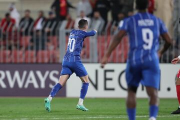 ویدیو| سوپرگل ستاره استقلال به سبک آرین روبن/ گل سوم به المحرق با حرکت انفرادی یاسر آسانی