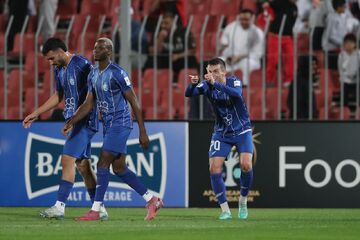 سوغاتی ۱۸ میلیاردی استقلال از بحرین!