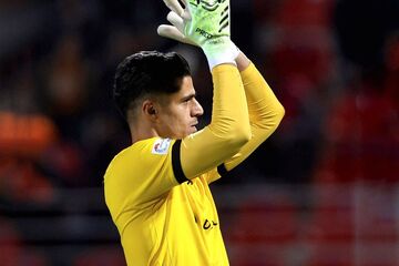 پیام پرسپولیس برای نیازمند؛ دروازه‌های این قلعه بسته است