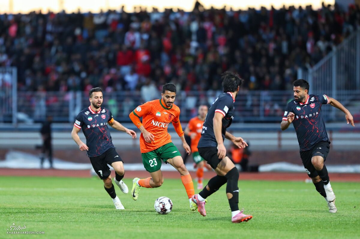 کارشناس داوری صحنه‌های تاثیرگذار پرسپولیس - مس/ نگرفتن پنالتی و کارت قرمز درست بود؟