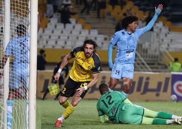 سپاهان ۱ - چادرملو ۰/ طلایی‌ها قهرمان زودهنگام نیم‌فصل شدند/ پیروزی شیرین شاگردان نویدکیا در نصف جهان