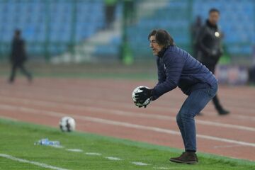 ویدیو| ساپینتو بعد از سوت پایان نیمه به سمت داور رفت/ خسرو حیدری سرمربی پرتغالی را گرفت