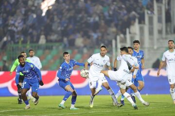 استقلال ۰ - گل گهر ۱/ استقلال یخ بست و از کورس عقب افتاد/ دومین شکست آبی‌ها با طلسم‌شکنی یک پرسپولیسی