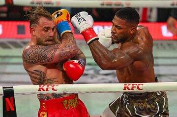 اتفاق هولناک برای قهرمان بوکس؛ از مرگ گریخت اما دو دوست نزدیکش جان باختند +تصاویر