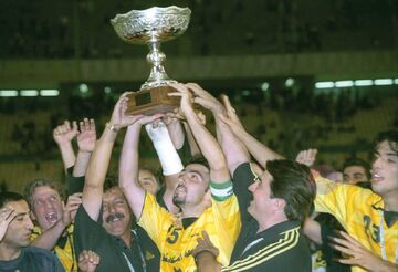 تورق تاریخ| جشن قهرمانی سپاهان در آزادی و مقابل چشم ۸۰هزار استقلالی/ قلعه‌نویی عذرخواهی کرد +عکس