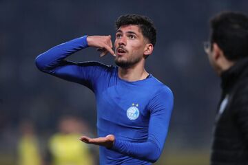 پیشنهاد جذاب باشگاه روسی برای جذب پدیده استقلال/ مالک آبی‌ها: از این پول‌ها زیاد داریم