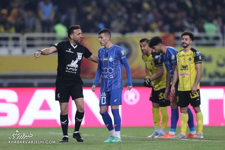 وحید کاظمی (داور) و یاسر آسانی؛ سپاهان - استقلال