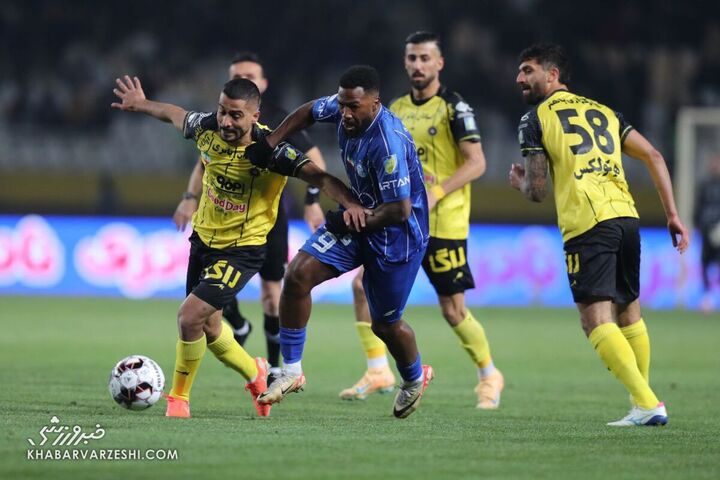 عارف حاجی عیدی و دوکنز نازون؛ سپاهان - استقلال